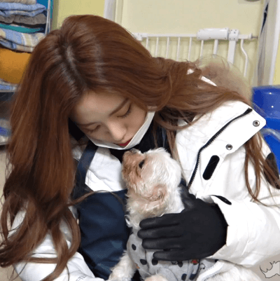 fromis-20190130-144049-010.gif