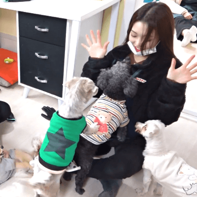 fromis-20190130-144049-012.gif
