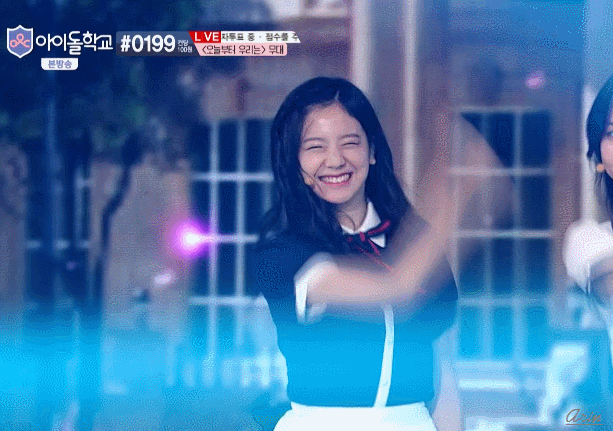 fromis-20180922-012240-000.gif