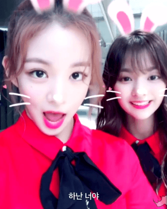 fromis-20180926-033640-002.gif